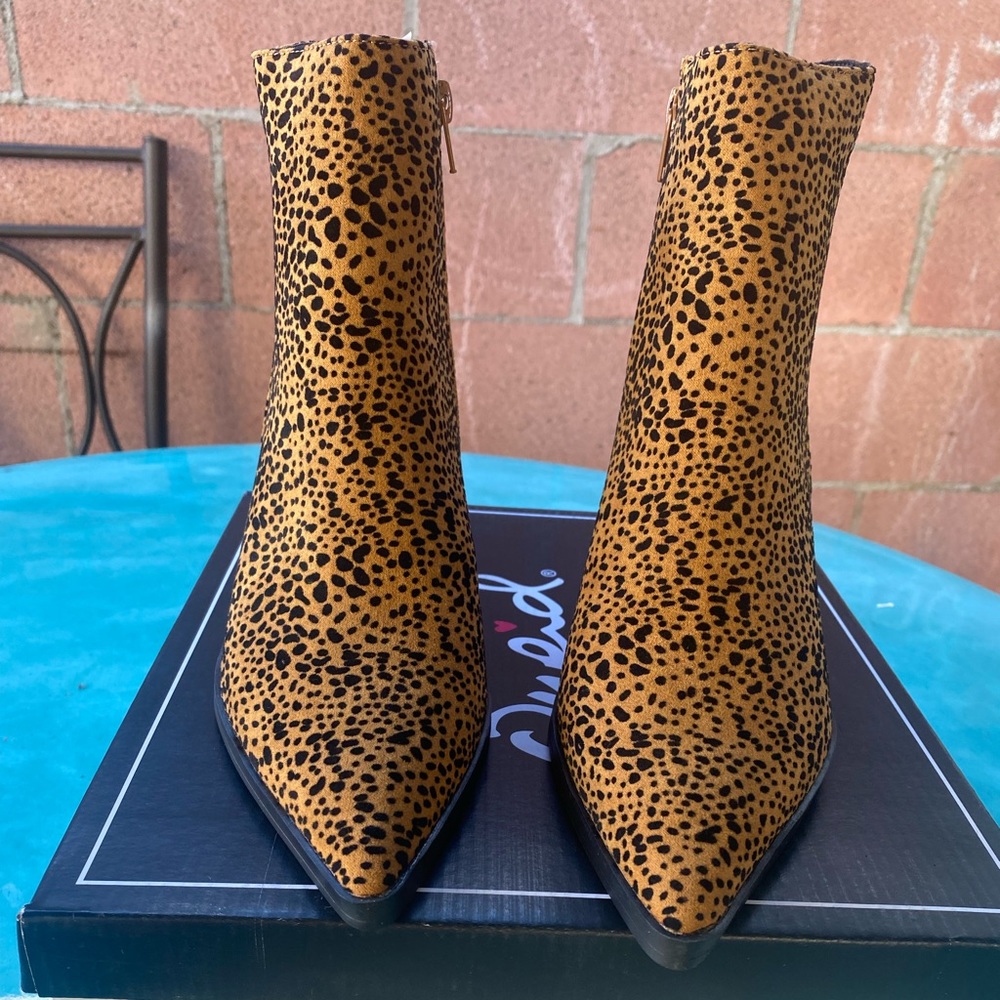 Leopard suede boots
